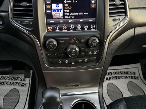 Used 2018 Jeep Grand Cherokee Altitude RWD image 16