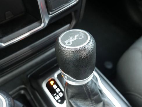 Used 2020 Jeep Wrangler Sport AWD/4WD image 19