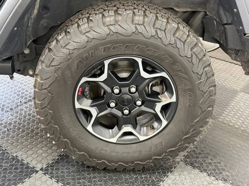 Used 2023 Jeep Wrangler Unlimited Rubicon w/ Cold Weather Group AWD/4WD image 12