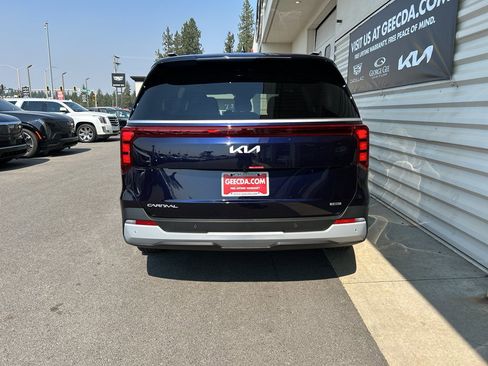 New 2026 Kia Carnival EX image 5