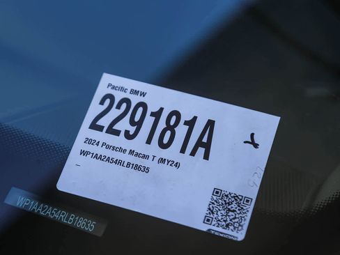 Used 2024 Porsche Macan Turbo image 24