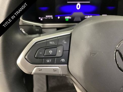 Used 2025 Volkswagen Taos SE AWD/4WD image 19