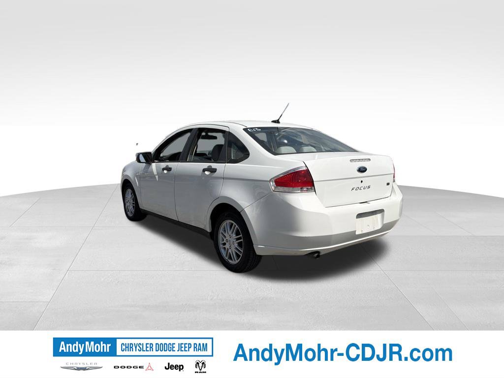 Used 2009 Ford Focus SE FWD image 3