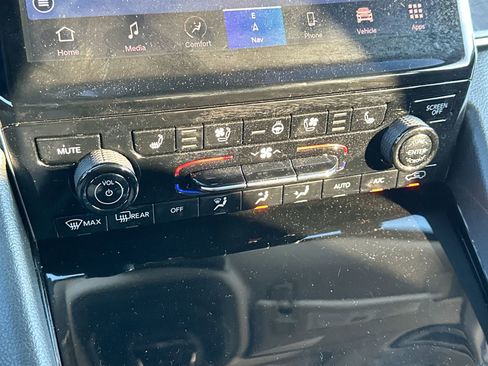 New 2023 Jeep Grand Cherokee 4WD 4xe w/ Luxury Tech Group II image 19