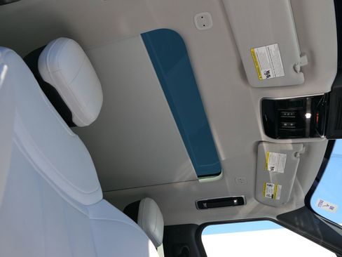 Used 2023 Land Rover Range Rover Sport SE Dynamic image 27