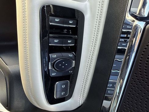 New 2026 Lincoln Corsair Premiere image 19