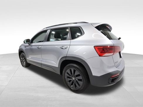 Used 2024 Volkswagen Taos S w/ MDO Package FWD image 2