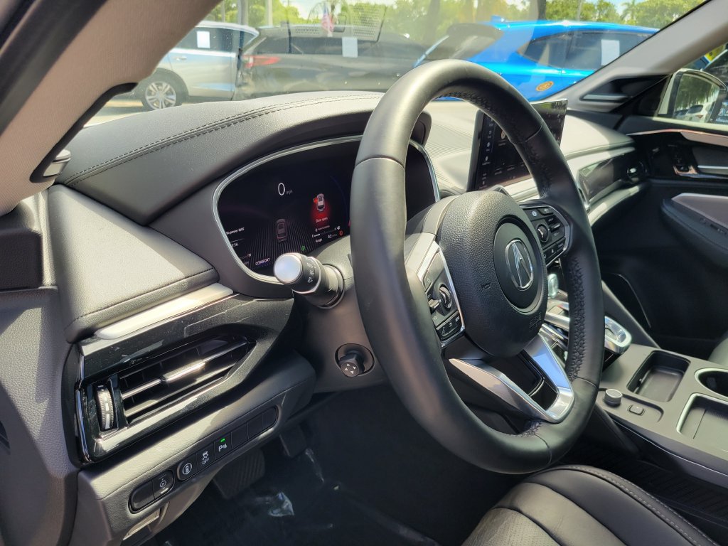 Certified 2025 Acura MDX w/ Technology Package FWD image 16