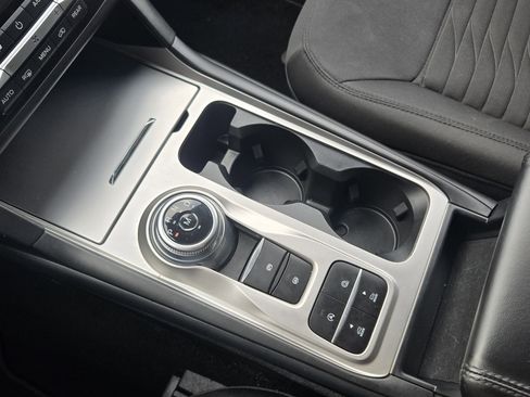 Used 2020 Ford Explorer XLT image 15