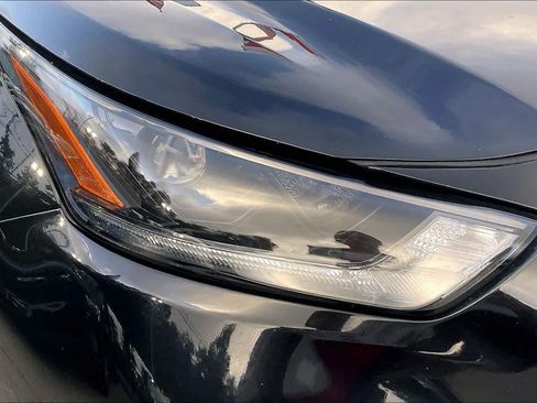 Used 2023 Toyota Highlander XSE FWD image 28