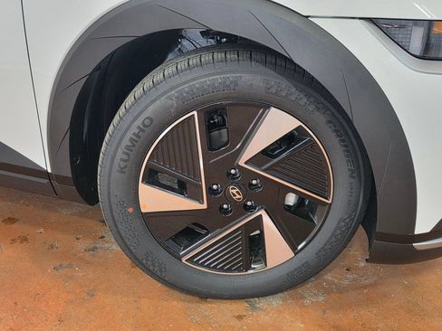 New 2026 Hyundai Ioniq 5 SE AWD/4WD image 8