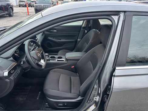 Used 2025 Nissan Altima 2.5 SV image 25