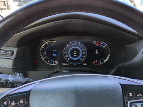Used 2018 Cadillac Escalade Luxury RWD image 28