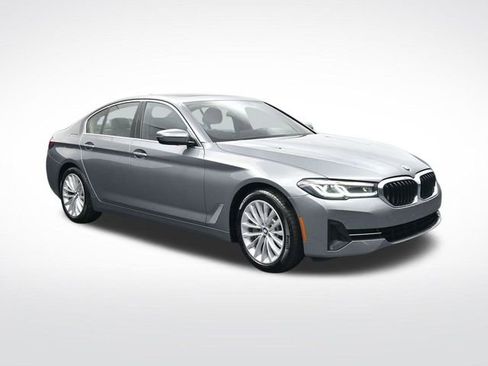Used 2023 BMW 530i xDrive image 2