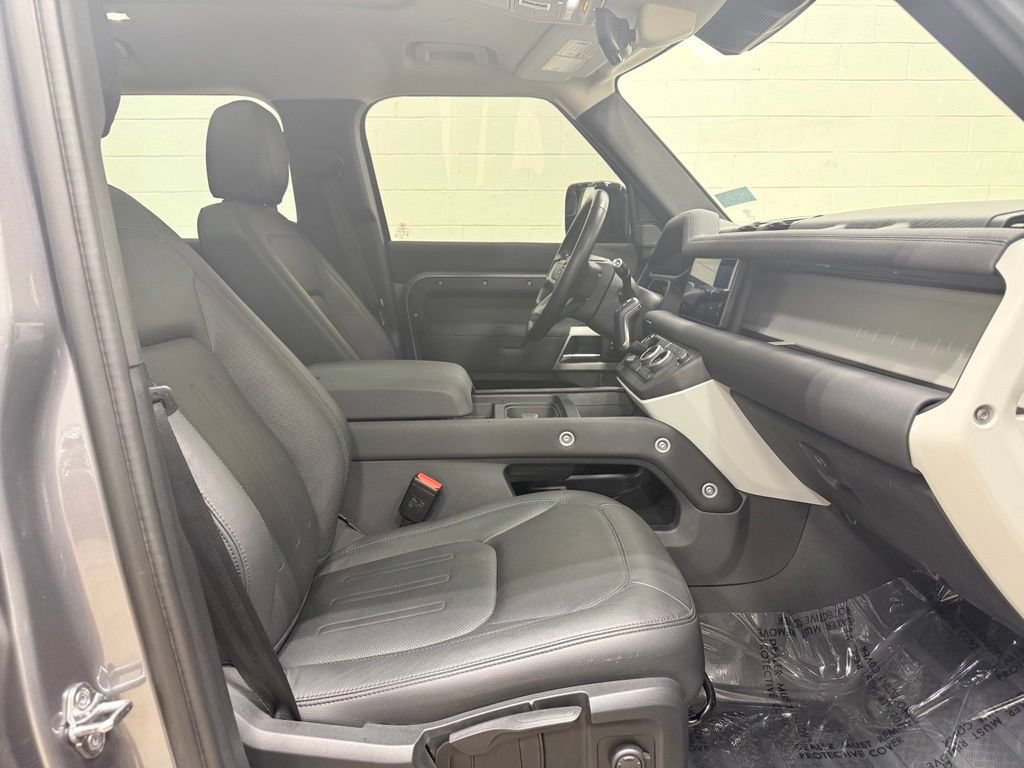 Used 2022 Land Rover Defender 110 S AWD/4WD image 41