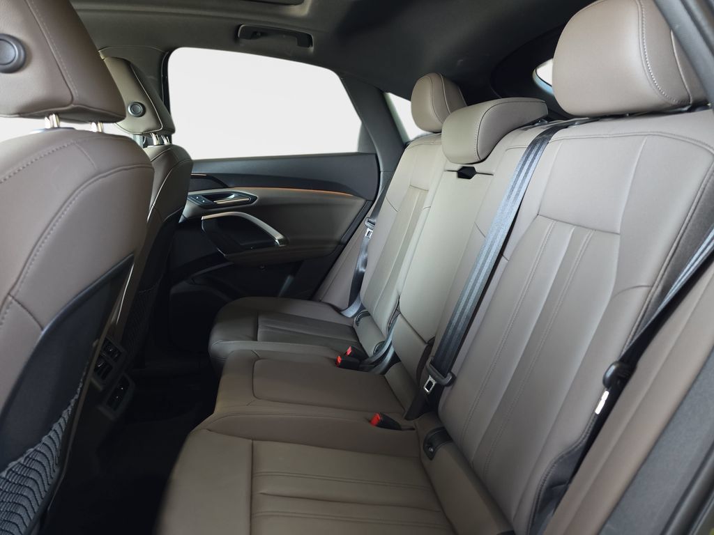 Used 2025 Audi Q5 Premium w/ Convenience Package AWD/4WD image 17