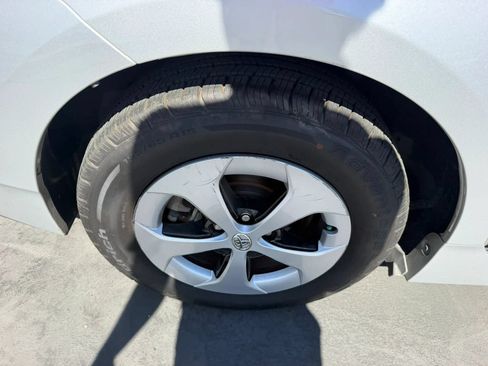 Used 2014 Toyota Prius Two FWD image 32