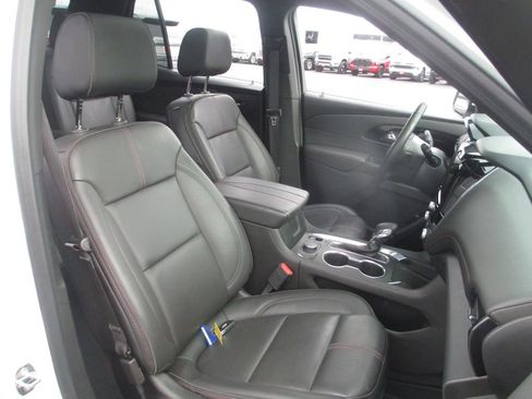 Used 2023 Chevrolet Traverse RS AWD/4WD image 23
