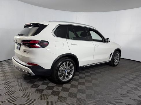 Used 2025 BMW X5 xDrive50e AWD/4WD image 4