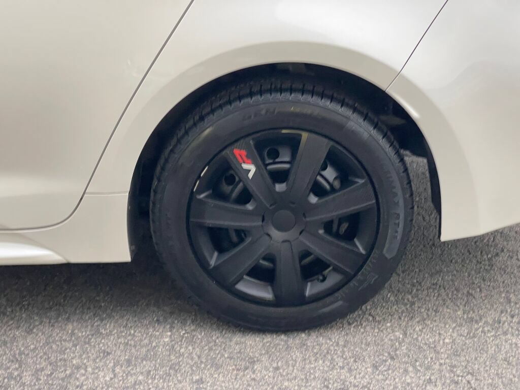 Used 2021 Toyota Corolla LE FWD image 34