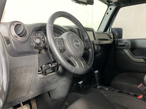 Used 2015 Jeep Wrangler Sport image 4