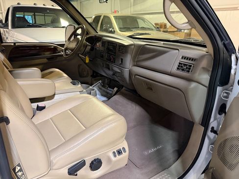 Used 2002 Ford F350 Lariat AWD/4WD image 9