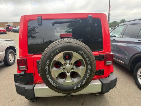 Used 2013 Jeep Wrangler Unlimited Sahara w/ Mopar Chrome Edition Group AWD/4WD image 6