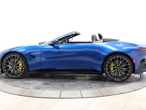 Used 2023 Aston Martin V8 Vantage Roadster RWD image 8