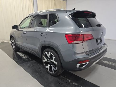 Used 2023 Volkswagen Taos SEL AWD/4WD image 4