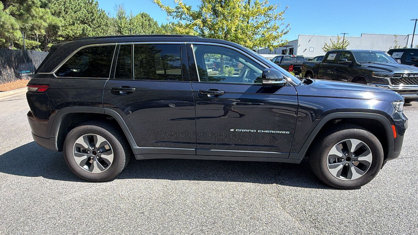 Used 2024 Jeep Grand Cherokee Limited 4xe AWD/4WD image 7