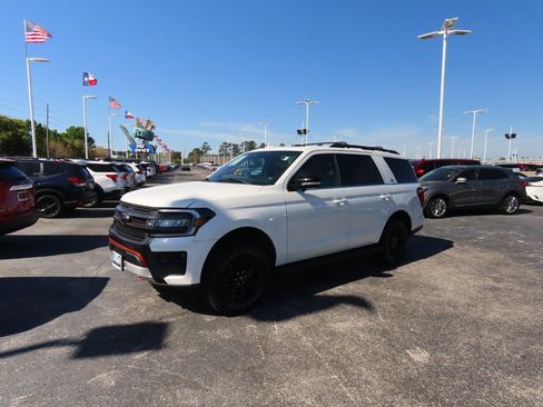 Certified 2024 Ford Expedition Timberline image 2