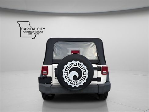 Used 2010 Jeep Wrangler Unlimited Sport image 7