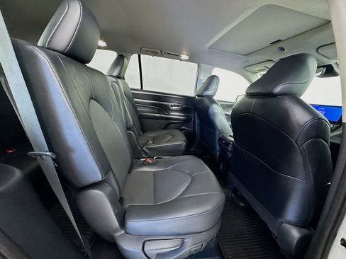 Used 2024 Toyota Grand Highlander XLE image 34