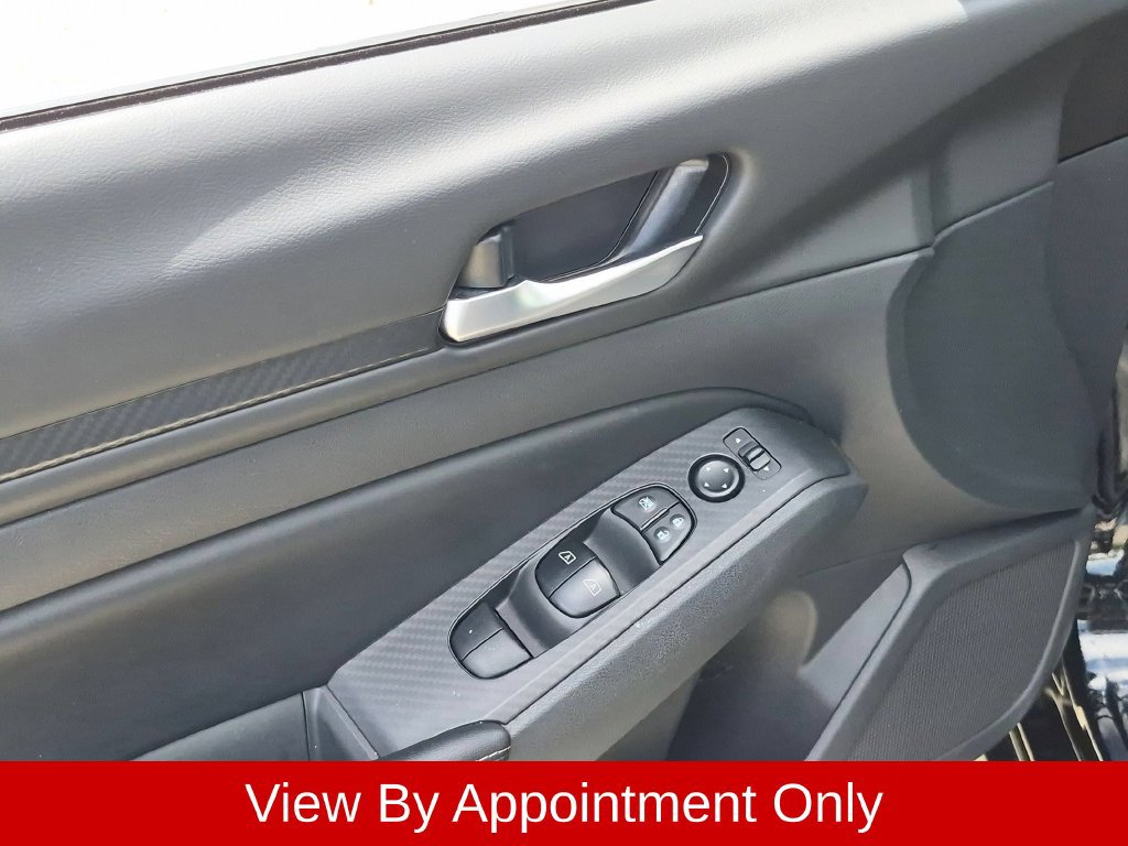 Used 2025 Nissan Altima 2.5 SV FWD image 21