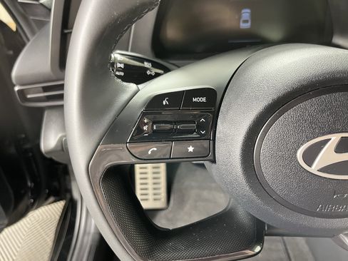 Used 2025 Hyundai Elantra Sport image 18