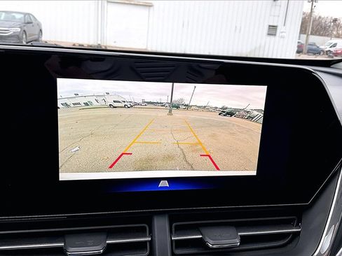 Used 2025 Chevrolet Trax ACTIV w/ Sunroof Package image 19