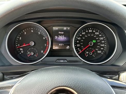 Used 2020 Volkswagen Tiguan S image 33