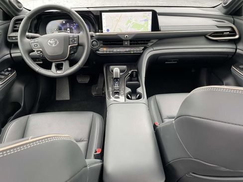 Used 2024 Toyota Crown Limited image 13