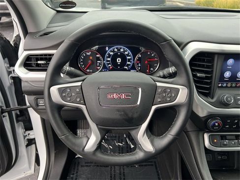 Certified 2023 GMC Acadia SLT w/ Technology Package image 11