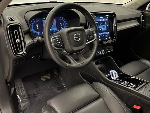 Used 2024 Volvo XC40 B5 Plus AWD/4WD image 19