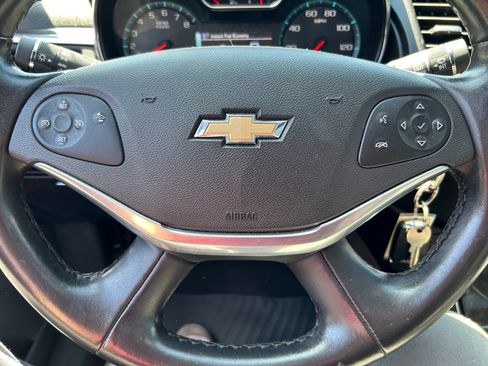 Used 2015 Chevrolet Impala LT w/ Convenience Package image 10