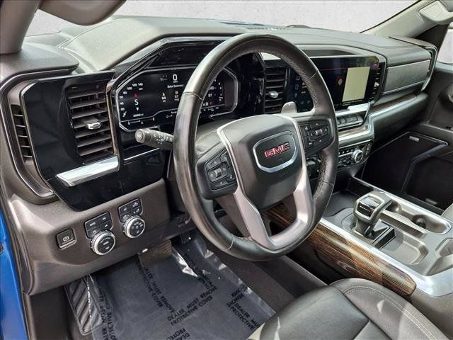 Used 2024 GMC Sierra 1500 Elevation w/ Elevation Premium Package AWD/4WD image 9