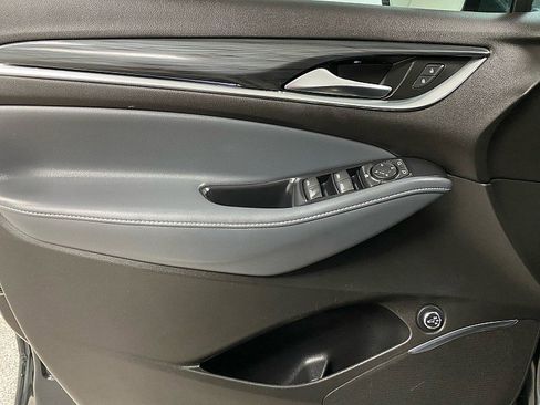 Used 2021 Buick Enclave Preferred image 9