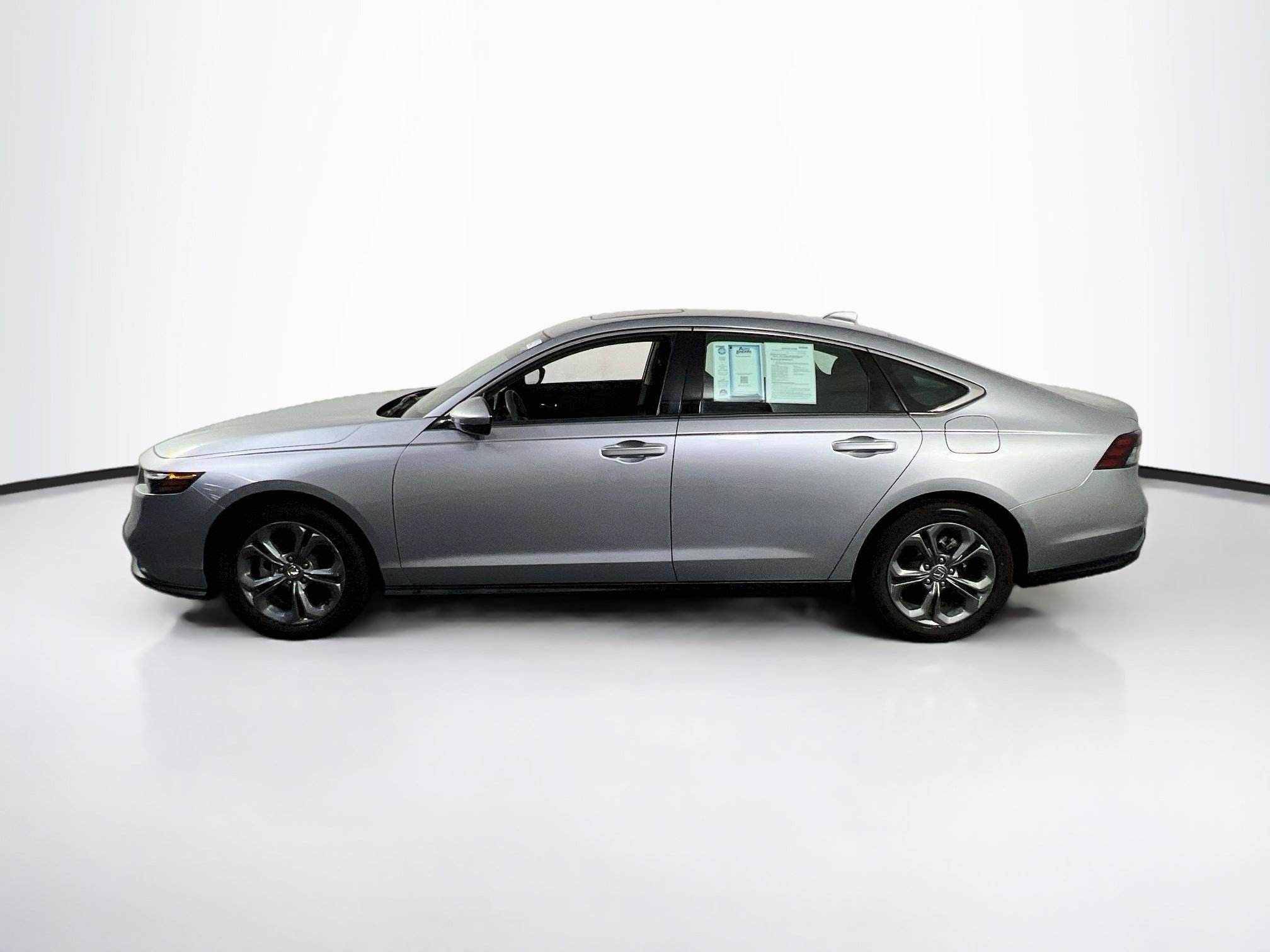 Used 2023 Honda Accord EX image 8