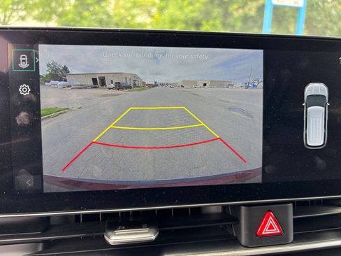 Used 2026 Kia Carnival FWD image 24