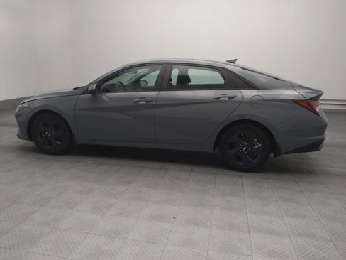 Used 2022 Hyundai Elantra SEL FWD image 3