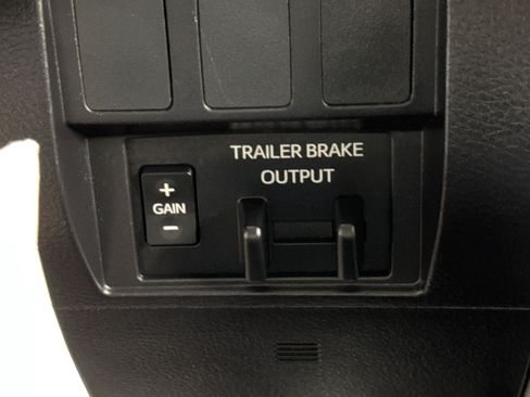 Used 2021 Toyota Tundra SR5 AWD/4WD image 34