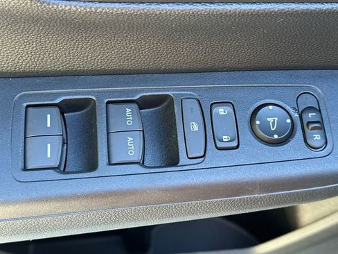 Used 2025 Honda CR-V EX image 25