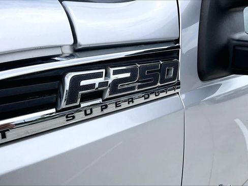 Used 2015 Ford F250 Lariat w/ Lariat Ultimate Package image 29