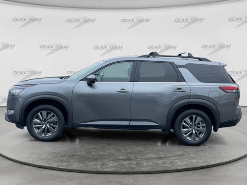 Used 2023 Nissan Pathfinder SV AWD/4WD image 4